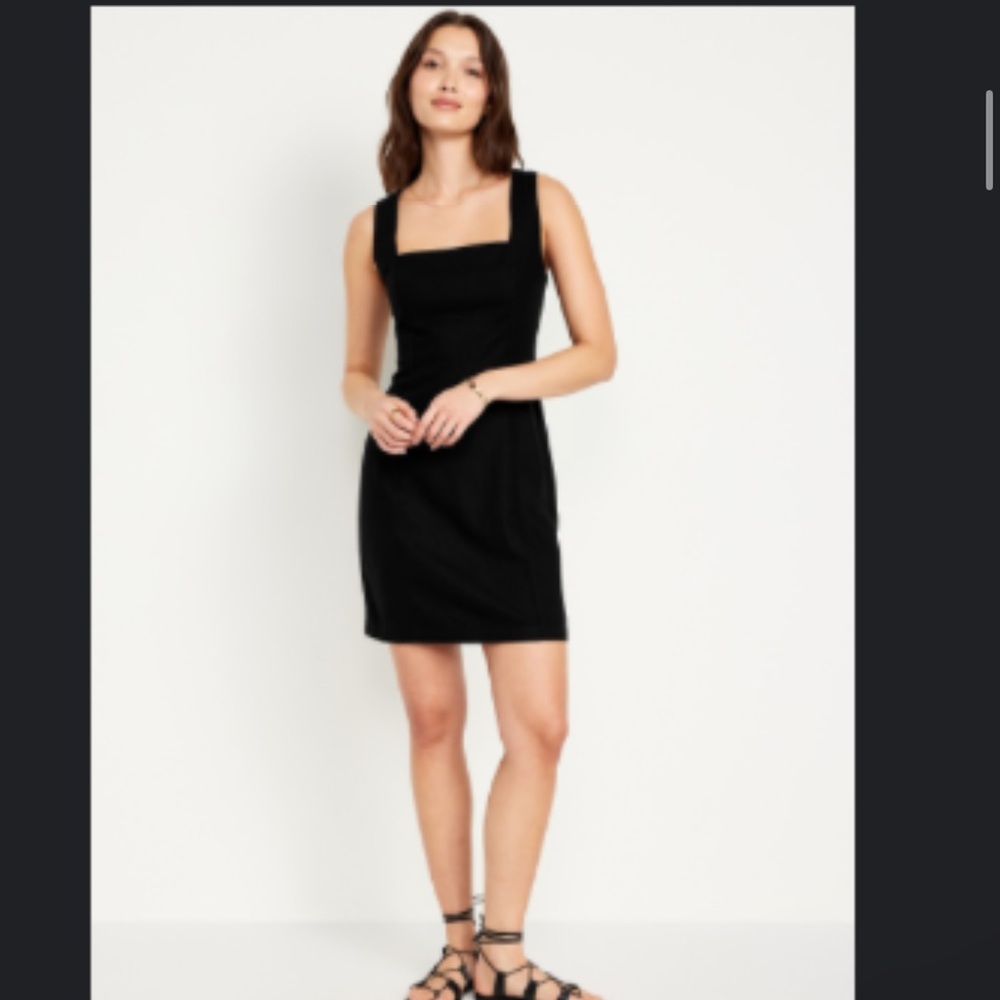 Sleeveless Linen-Blend Mini in black 🖤